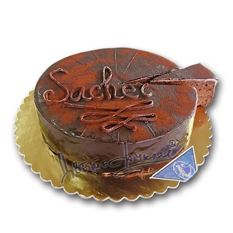 Сахер - Австрийска торта с шоколадови блатове, кайсиево сладко и ганаш крем. С белгийски шоколад 